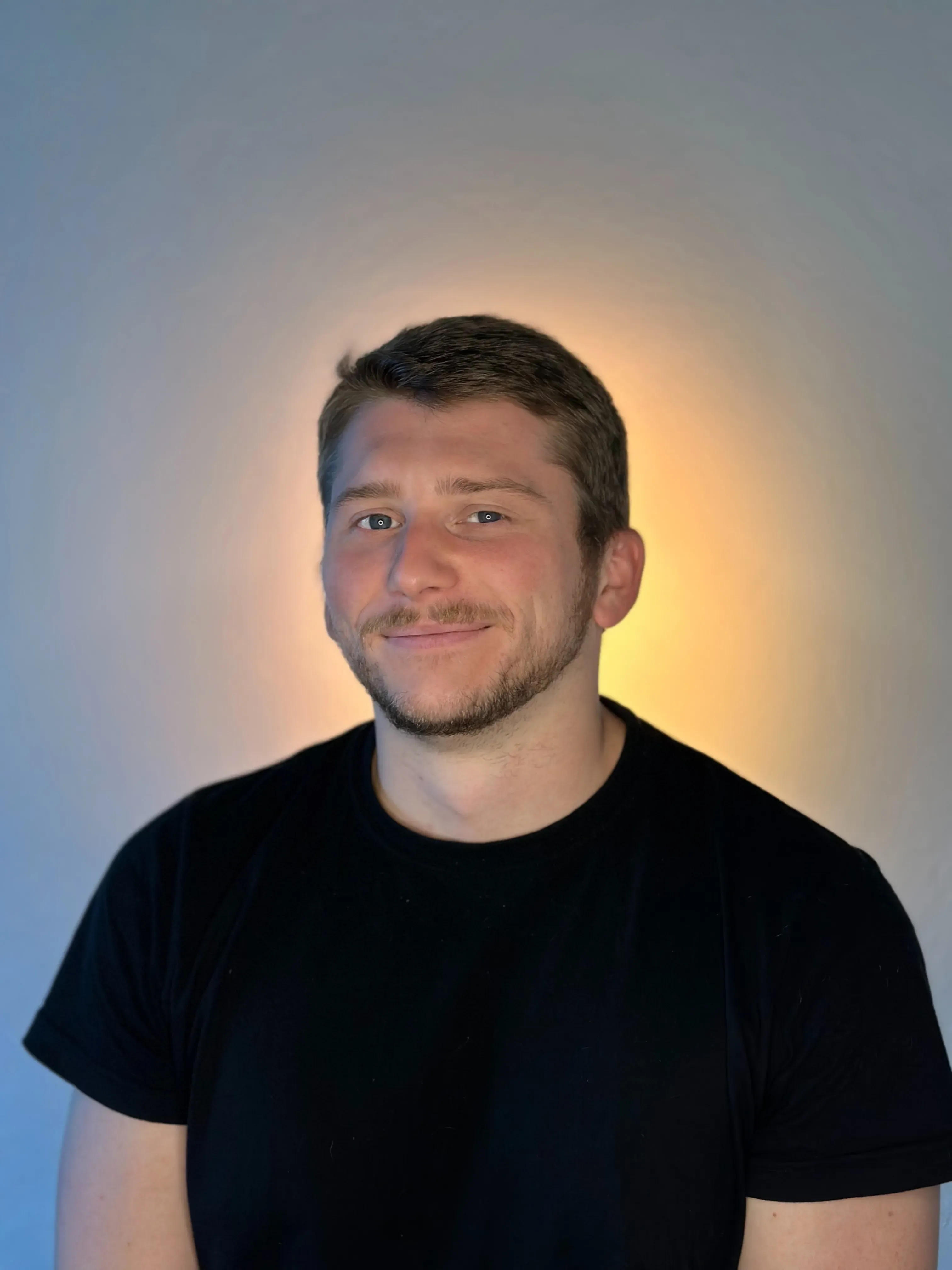 Антон Лебедев