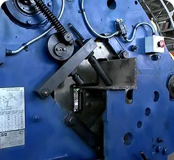 Резка на комбинированных пресс-ножницах