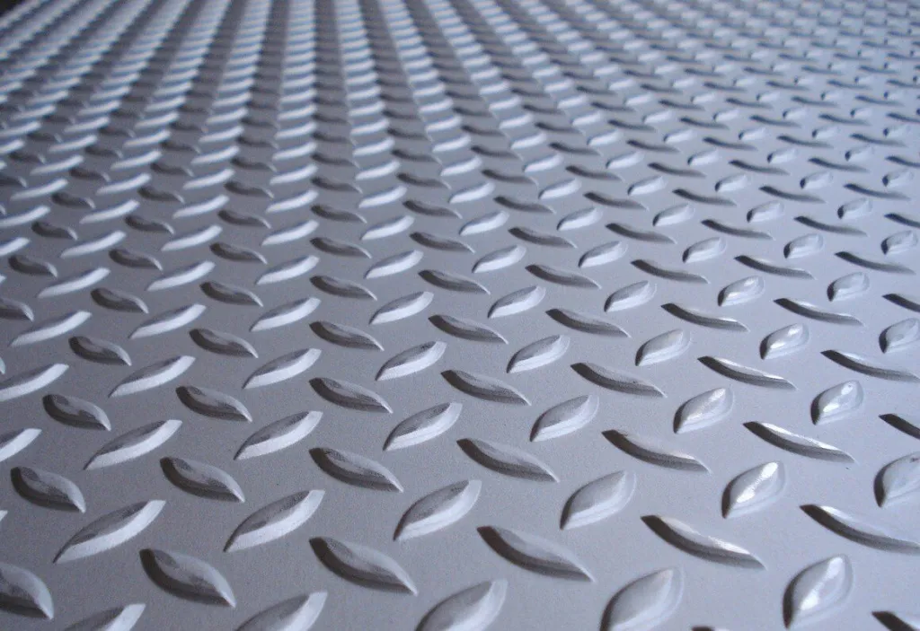 scale_1200.jpg